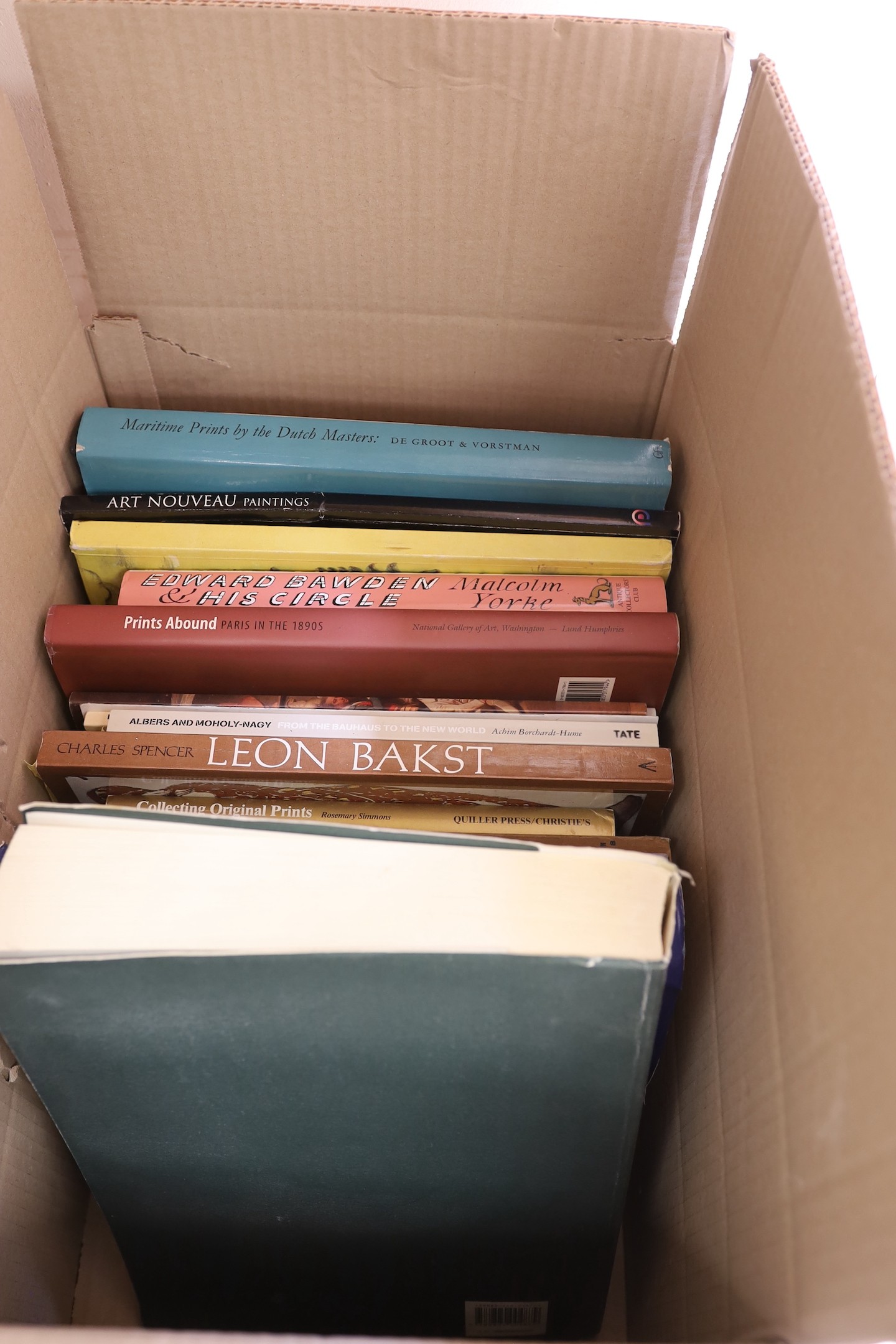 Quantity of reference books to include ‘Edward Bowden & His Circle’, ‘Looking at Matisse and Picasso’, and ‘The Dictionary of British Artists’ (4 boxes)